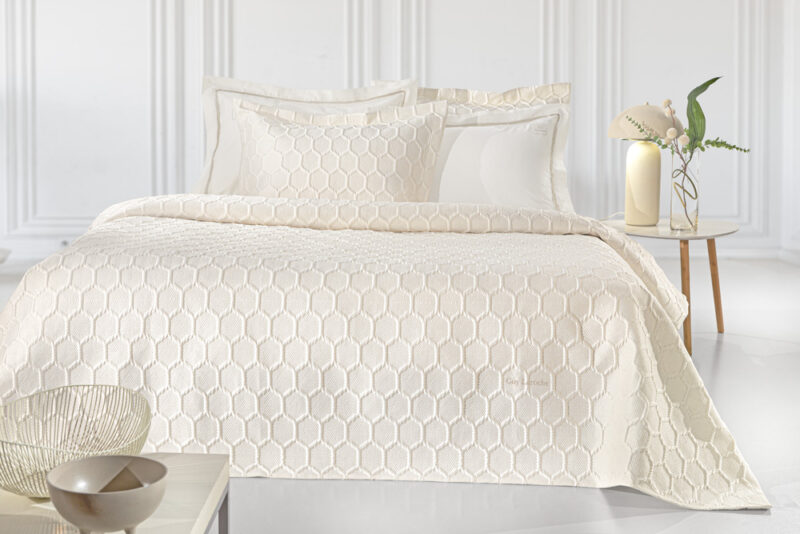 GUY LAROCHE ΣΕΤ ΚΟΥΒΕΡΛΙ ΥΠΕΡΔΙΠΛΟ 240×250 HIVE ECRU