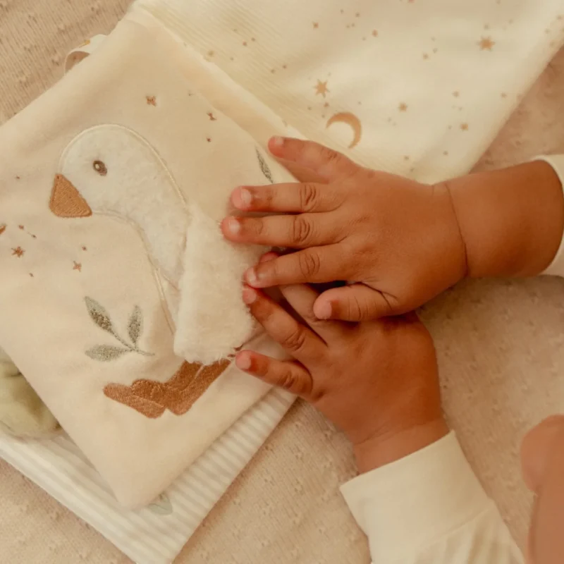 LITTLE DUTCH ΥΦΑΣΜΑΤΙΝΟ ΒΙΒΛΙΑΡΑΚΙ ΔΡΑΣΤΗΡΙΟΤΗΤΩΝ NEWBORN NATURALS GRS - Image 3